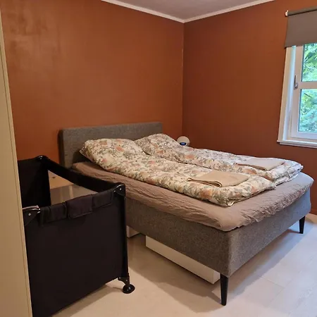 Apartament Balkong Med Utsikt Og Gratis Parkering I Garasje